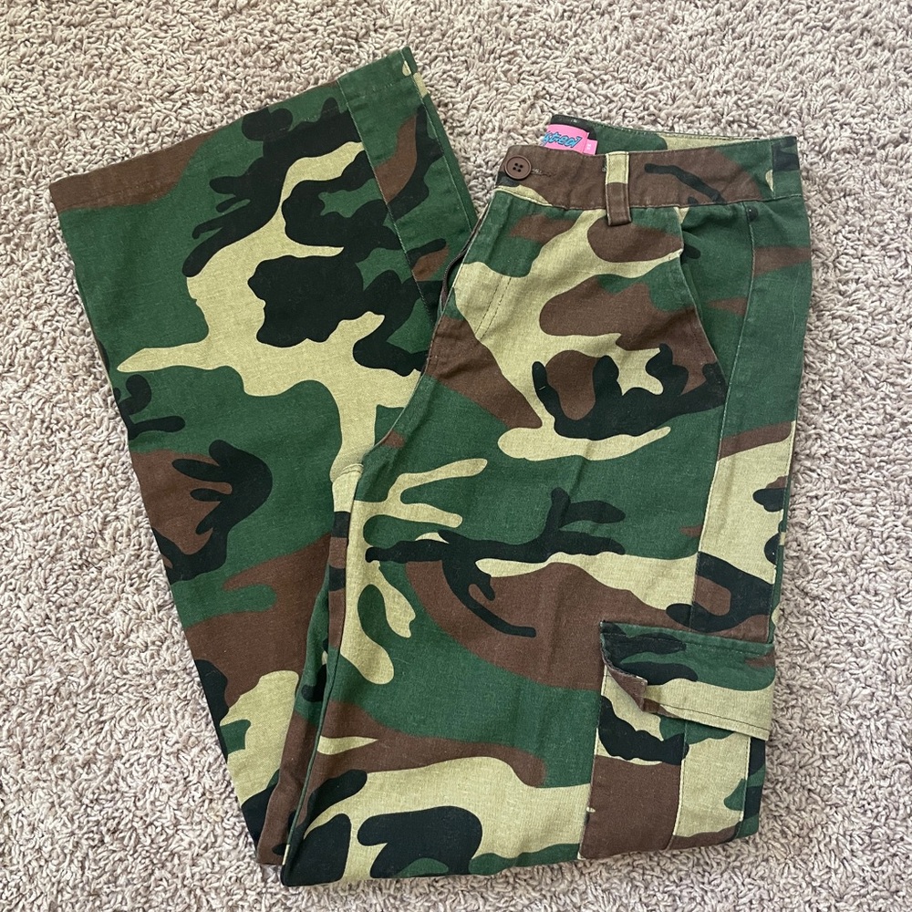 Edikted Women's Camo Cargo Pants - Green, Brown, Black